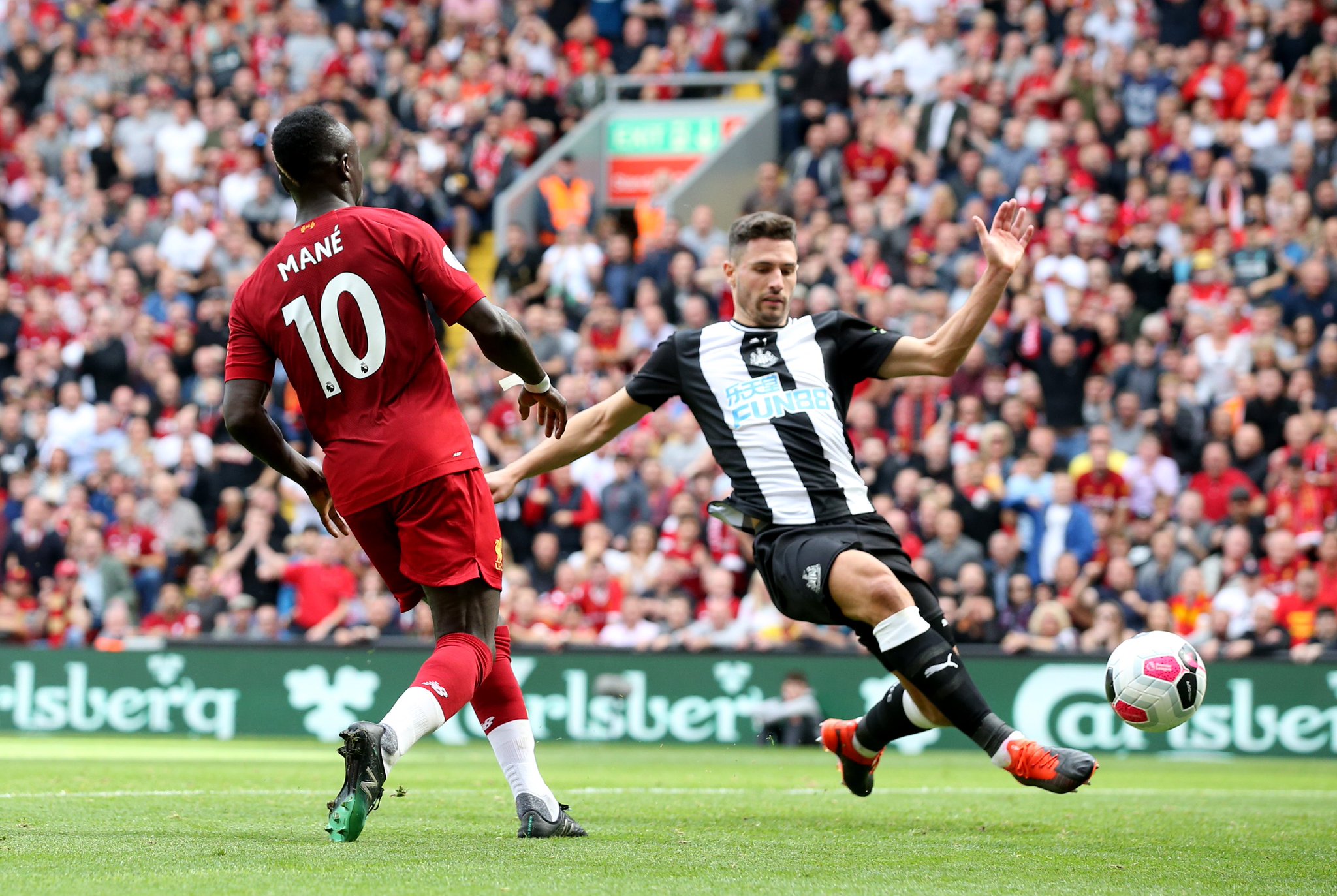 詹姆斯貢獻19分6籃板7助攻 創造兩項歷史紀錄 濃眉砍下21分18籃板6蓋帽 湖人再次擊敗國王.